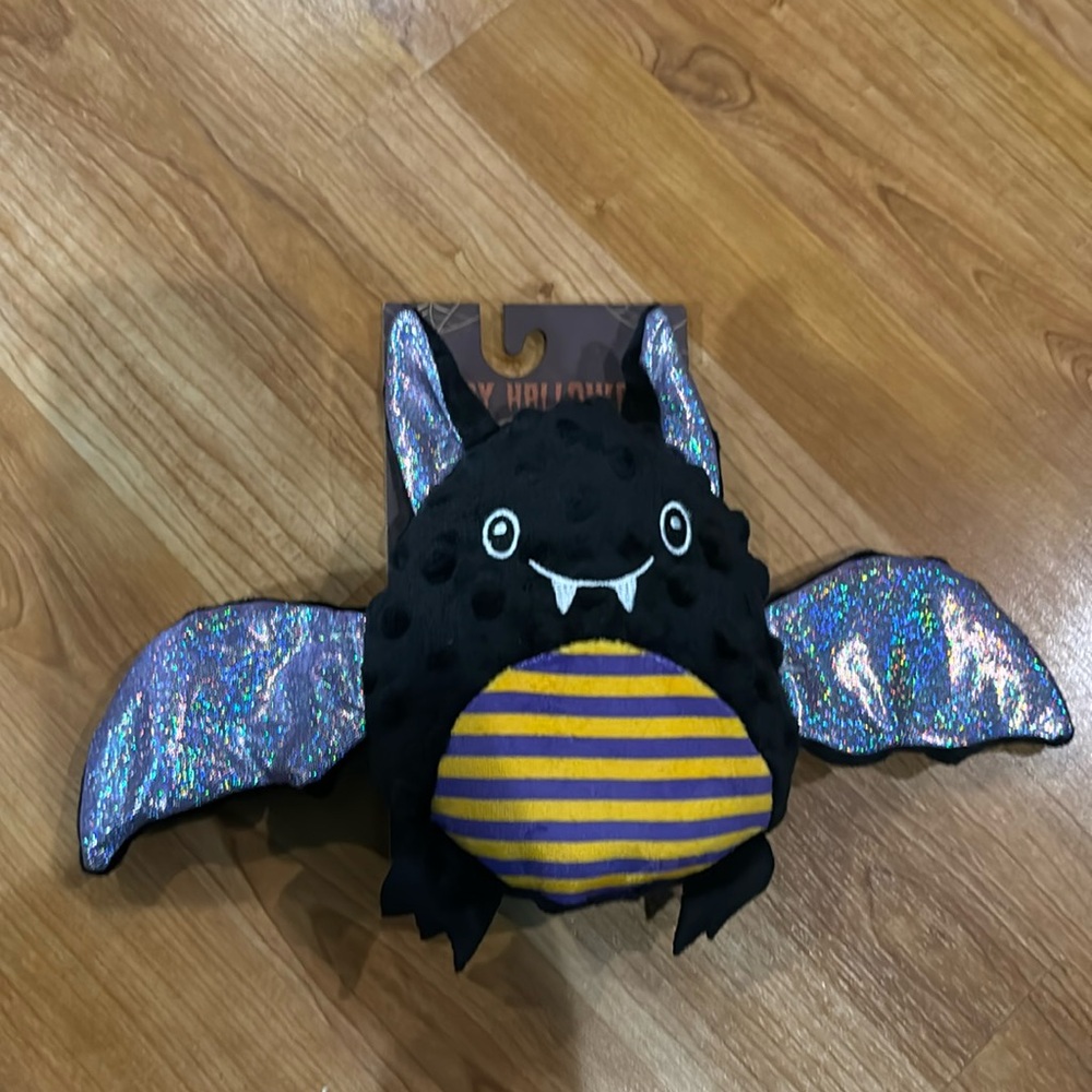 Happy Halloween Bat Plush Dog Toy clinker and With Squeaker….